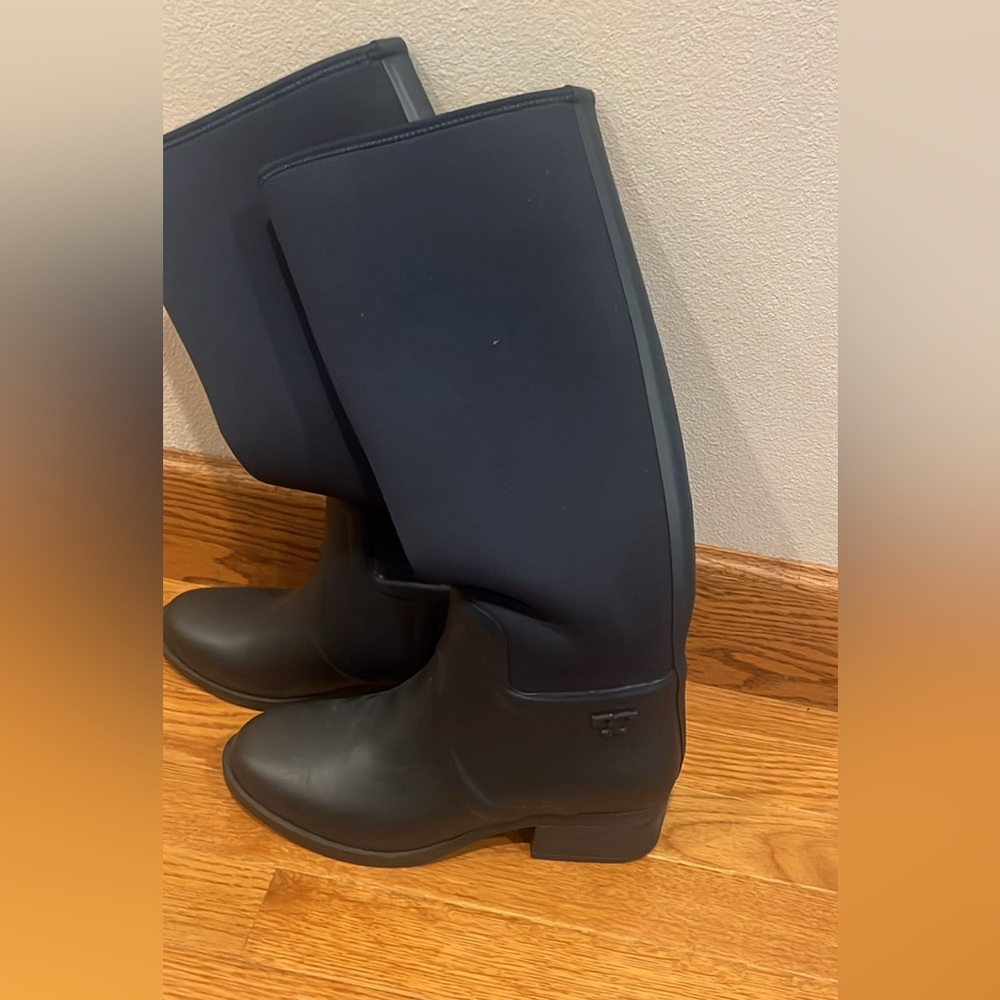Tory Burch boot